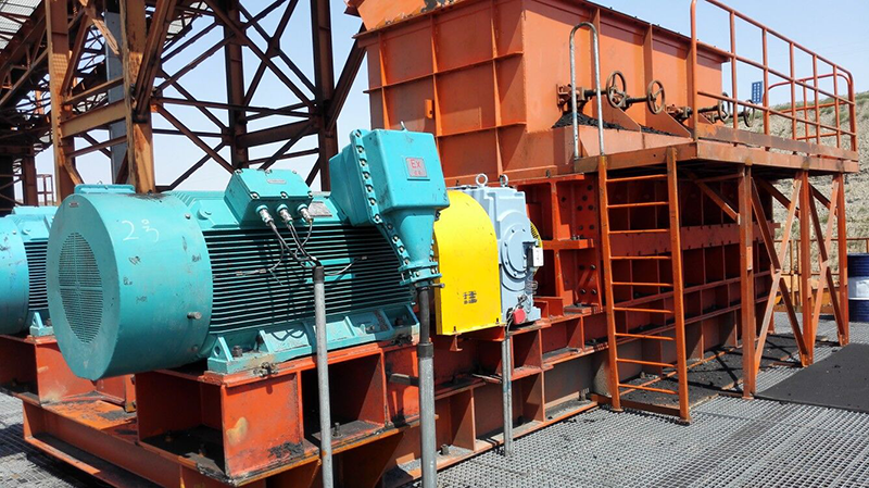 國電集團西(xī)二礦出料&le;70mm處理(lǐ)量&le;2000t/h破碎機現場(chǎng)